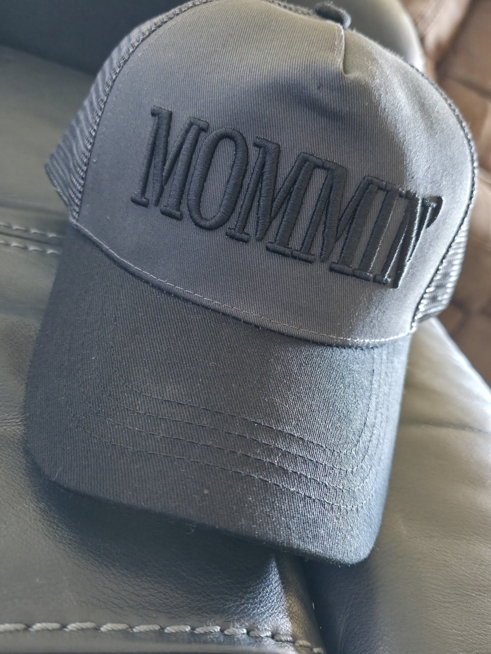 Charcoal MOMMIN’ Trucker Hat